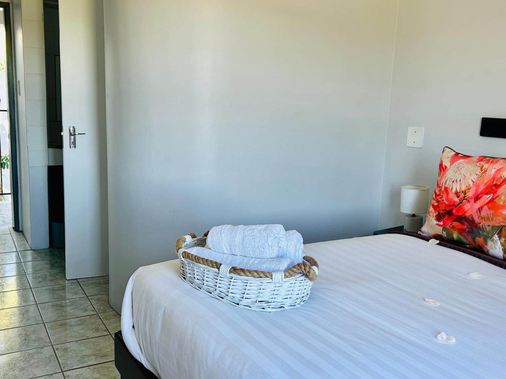 Skyfly Bed & Breakfast Манзіні Екстер'єр фото