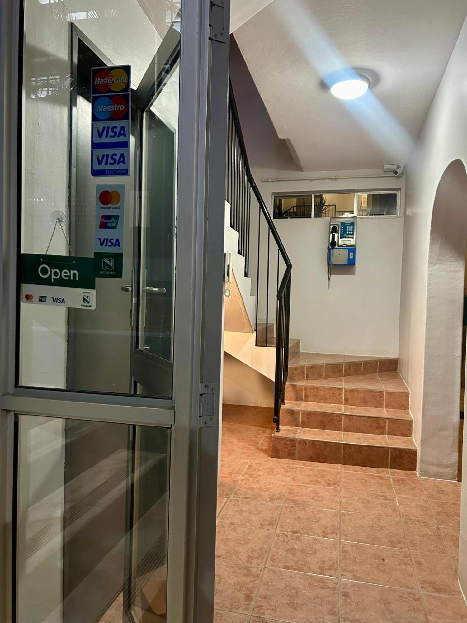 Skyfly Bed & Breakfast Манзіні Екстер'єр фото