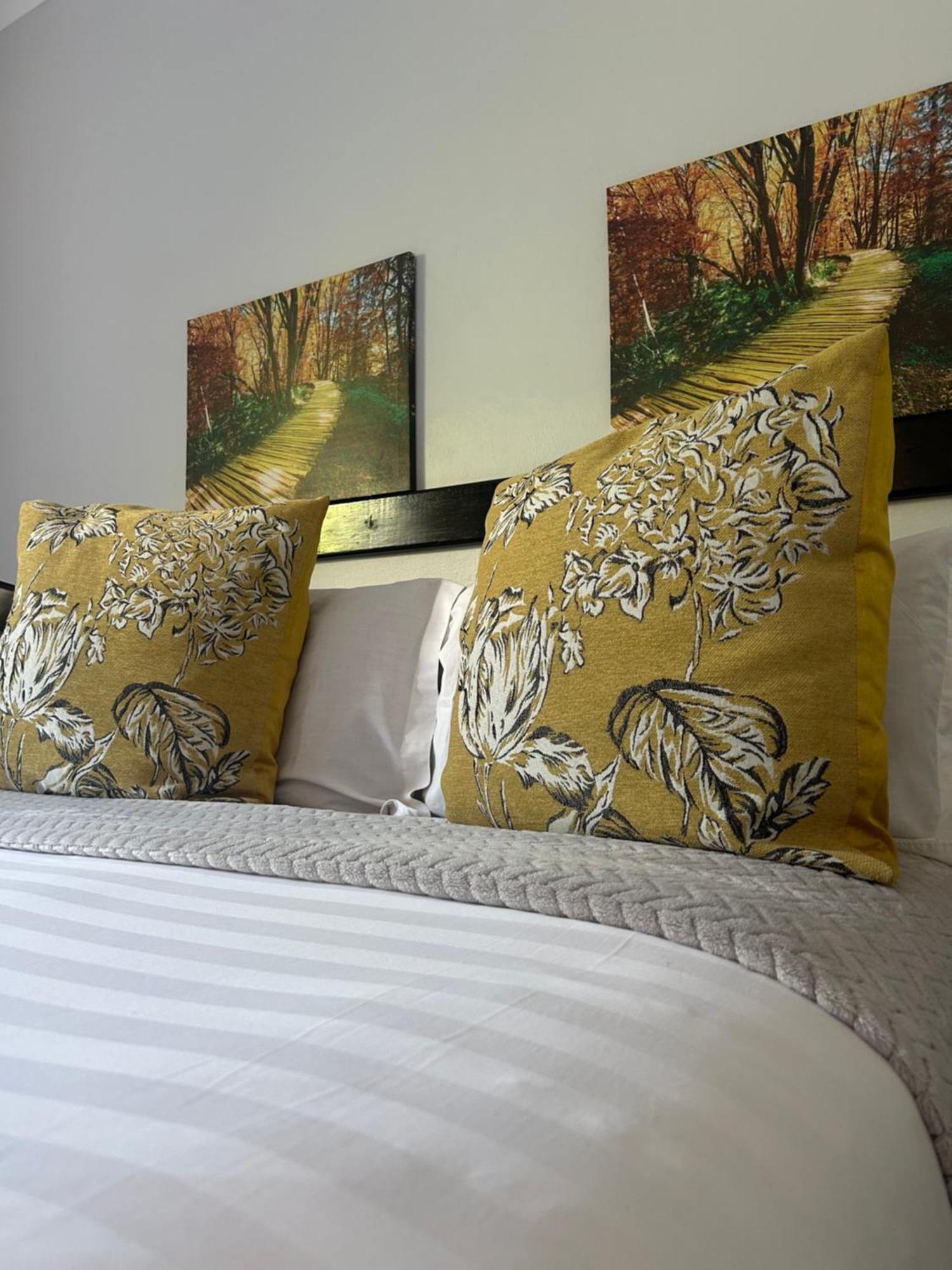 Skyfly Bed & Breakfast Манзіні Екстер'єр фото
