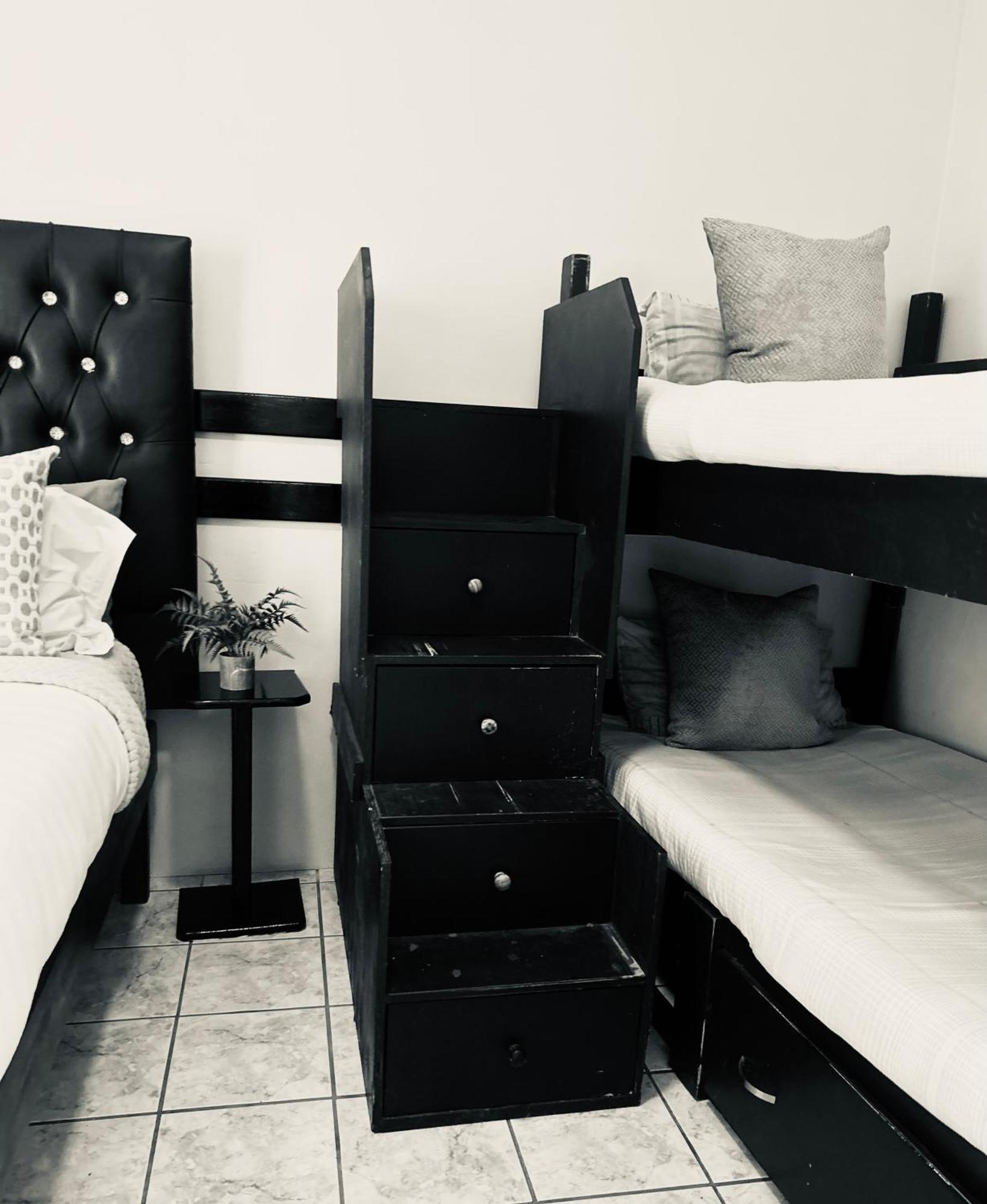 Skyfly Bed & Breakfast Манзіні Екстер'єр фото