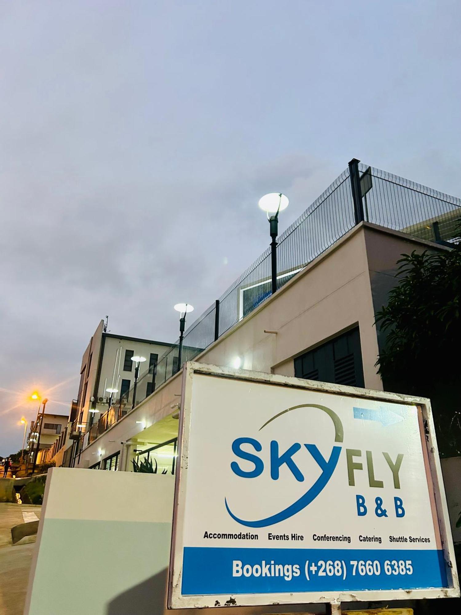 Skyfly Bed & Breakfast Манзіні Екстер'єр фото